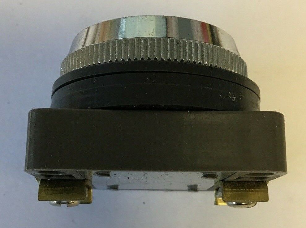 IDEC APN 199 PUSHBUTTON ***LOTOF25***