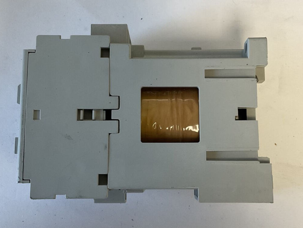 ALLEN BRADLEY 700-CF400D* CONTACTOR SER.A 690V 20A 24VDC
