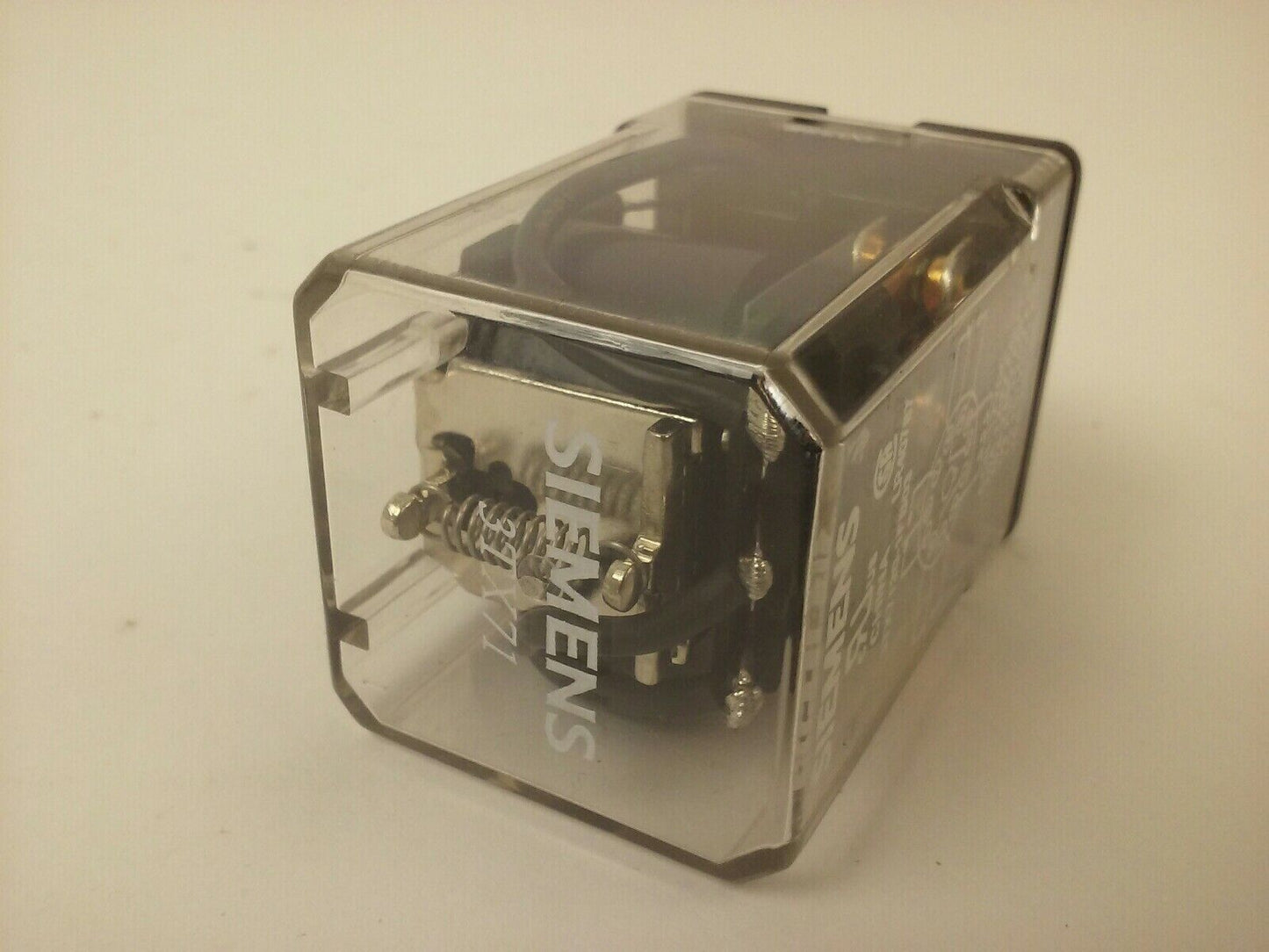 SIEMENS 3TX7120-1FB03 PLUG IN 10A@120V, 10A@240V, 1/3HP@120V, 1/2HP@240V, 12VDC