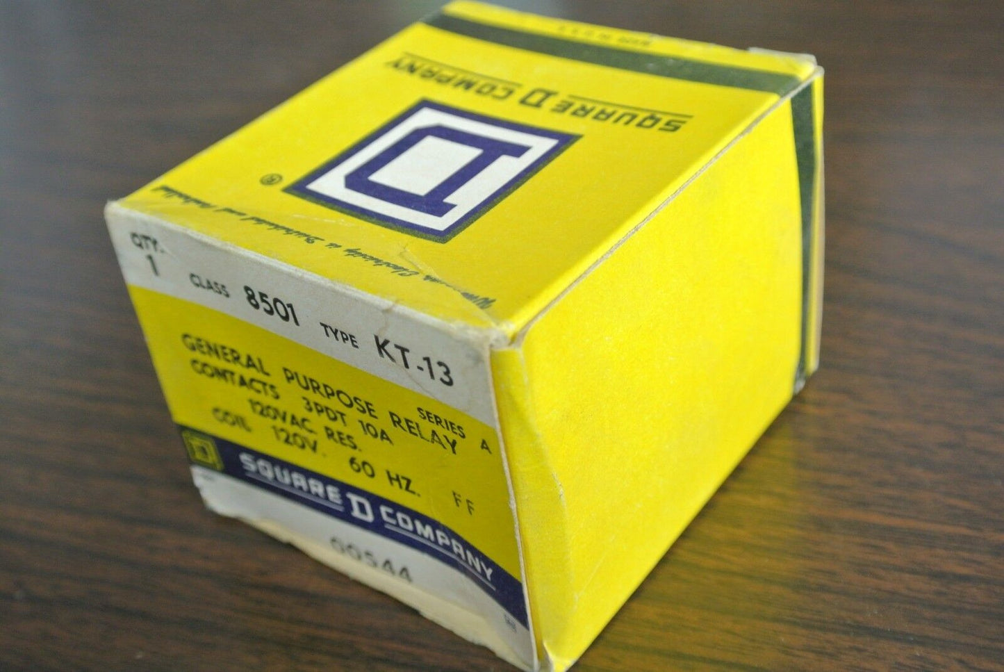 SQUARE D 8501 KT-13 GENERAL PURPOSE RELAY 3PDT, 10A, 120VAC RES. - NEW SURPLUS