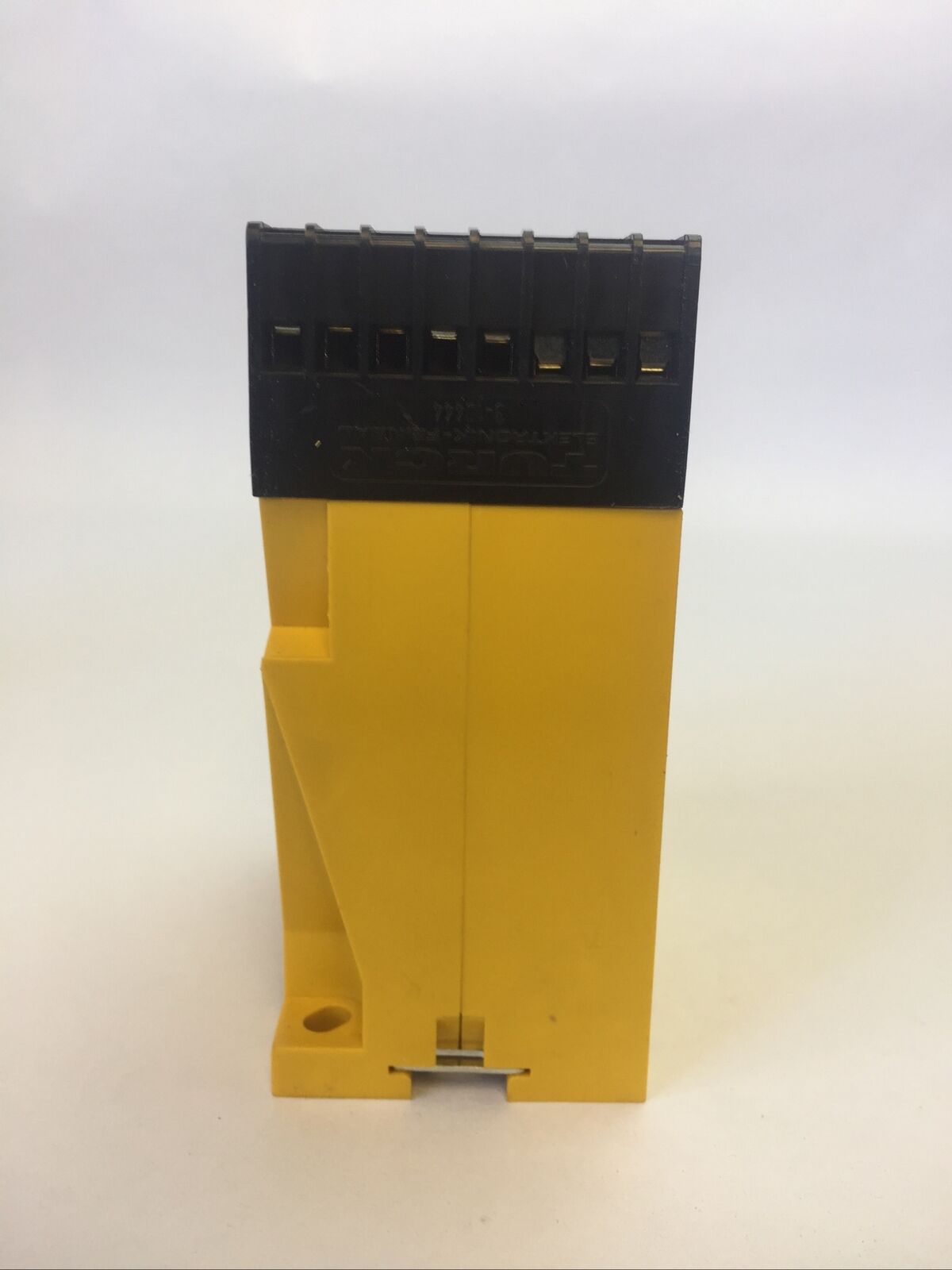 TURCK MS 13-222-R MULTI SAFE AMPLIFIER RELAY 110VAC RELAY OUTPUT 250VAC 60VDC