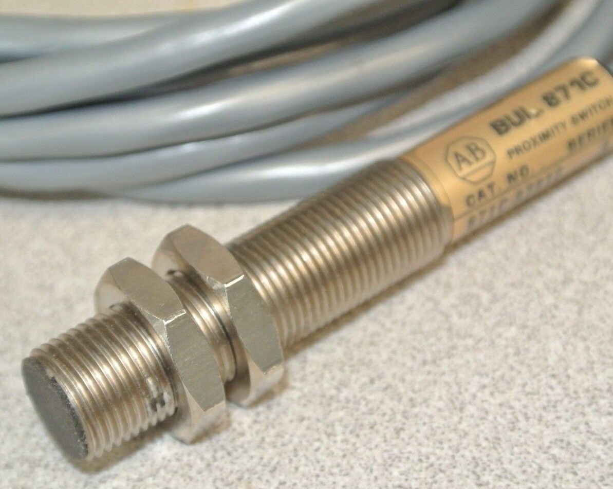 ALLEN-BRADLEY 871C-A3A12 CYLINDRICAL INDUCTIVE PROXIMITY SWITCH / 10-30VDC 3mm