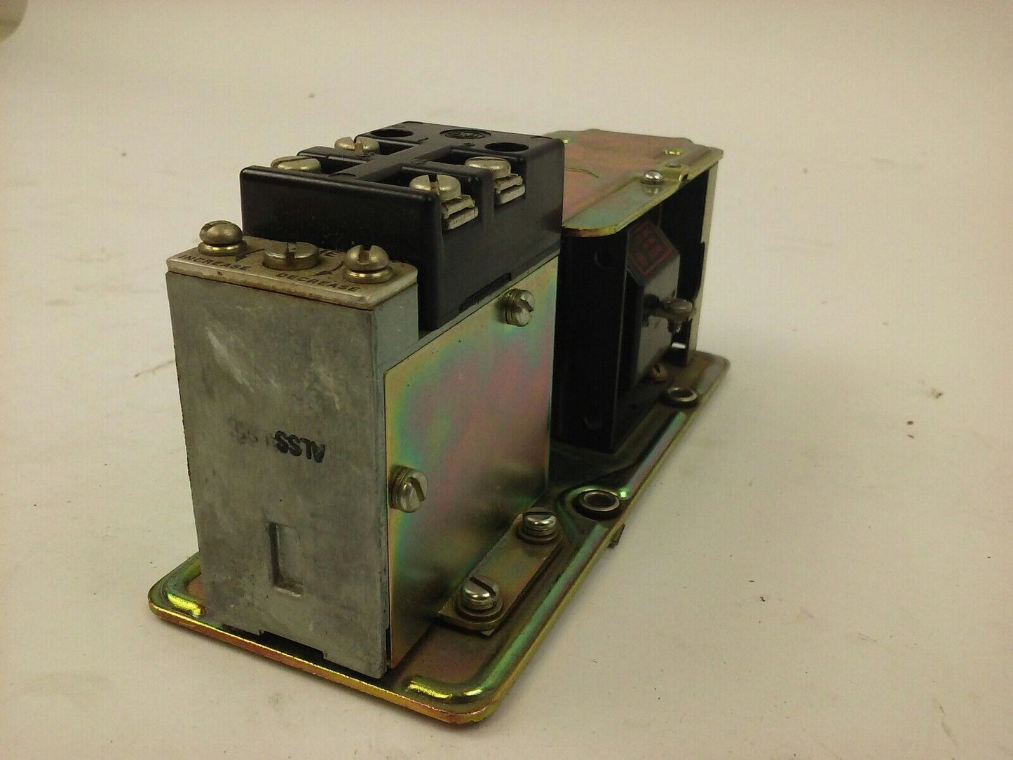ALLEN BRADLEY 849-ZOH32, SER. B, PNEUMATIC TIMING RELAY, 208V-60HZ, NEW
