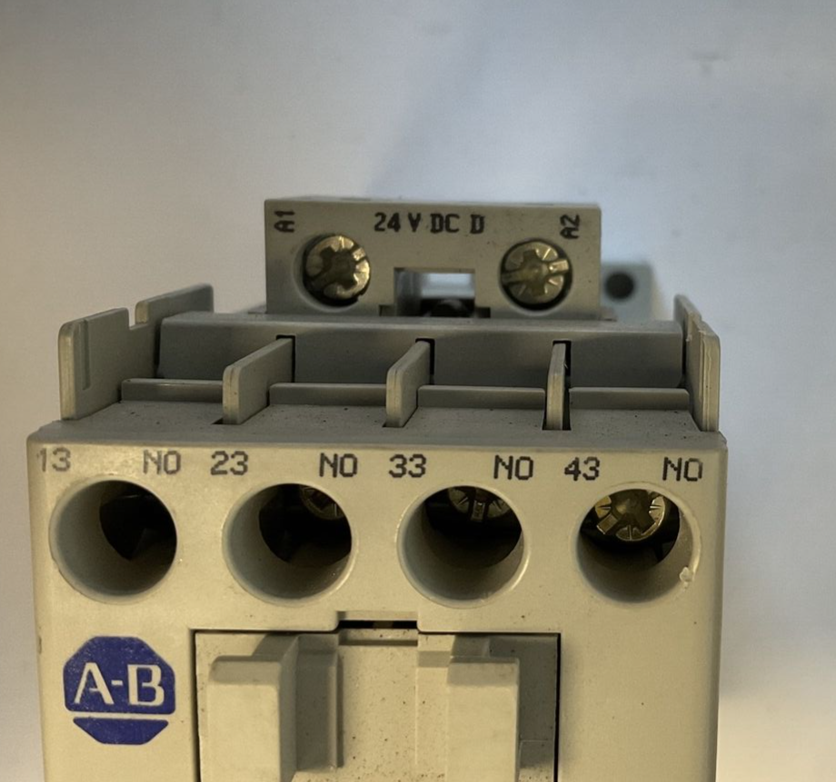 ALLEN BRADLEY 700-CF400D* CONTACTOR SER.A 690V 20A 24VDC