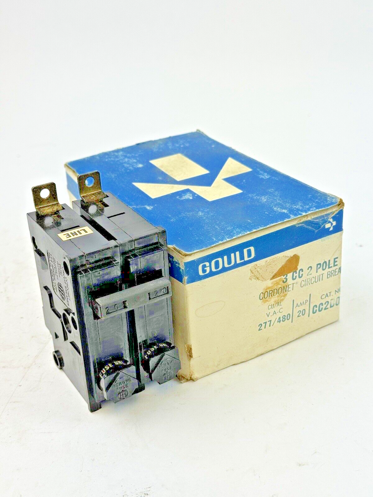 SIEMENS / ITE *BOX OF 3* - CC2B020 - CIRCUIT BREAKER - 2 POLE/277VAC/20A - NEW