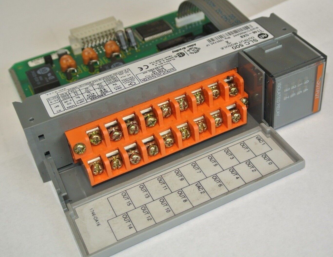 ALLEN-BRADLEY 1746-OX8 Ser. A- SLC500 OUTPUT MODULE - 5-250VAC, 5-125VDC
