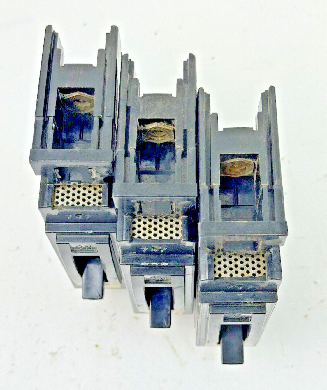 GE **LOT OF 3** - TEF113015 - CIRCUIT BREAKER - 1 POLE/15A/277 VAC