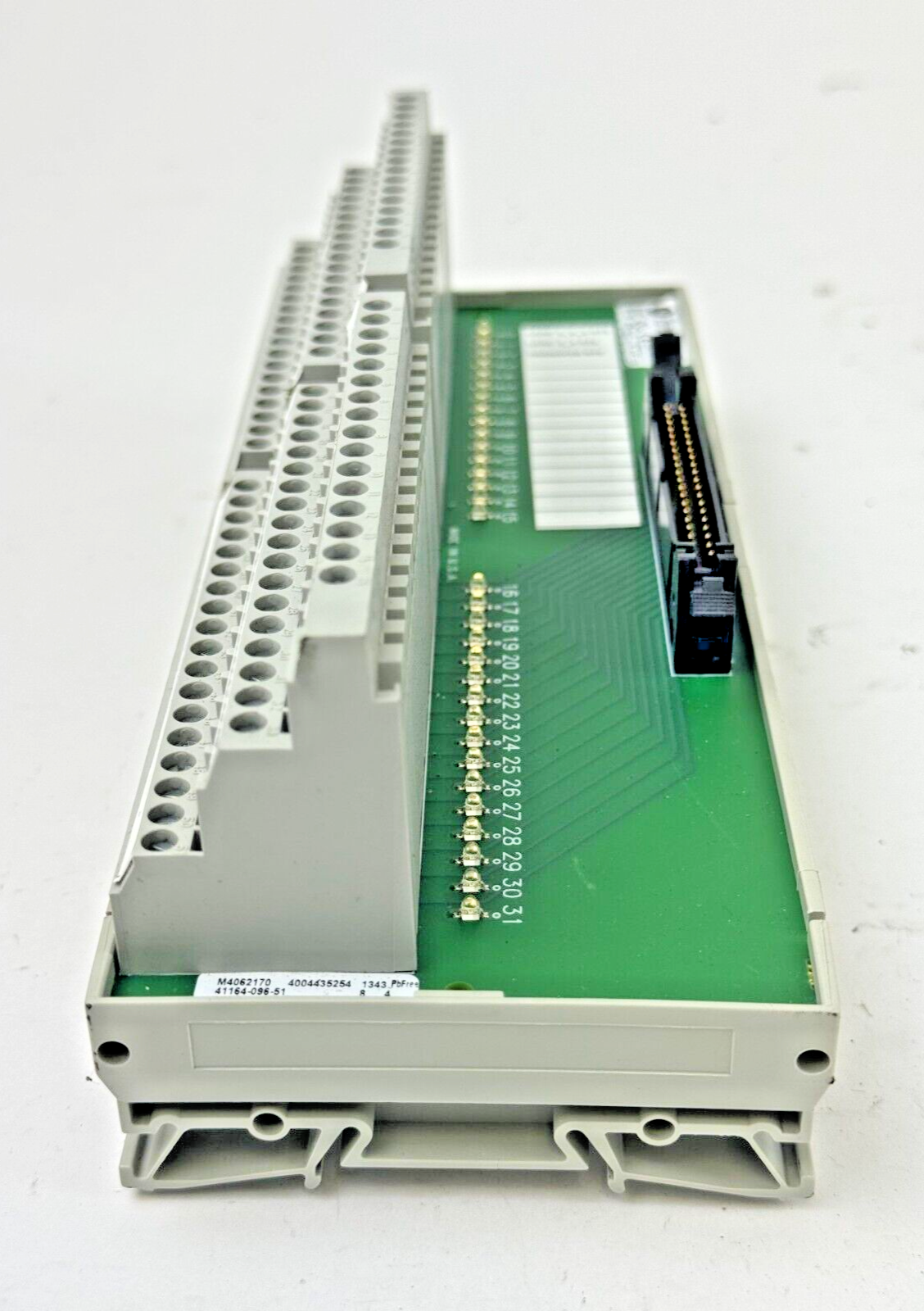 ALLEN-BRADLEY - 1492-IFM40D24-3 SER. A - 40 POINT INTERFACE MODULE 10-30VDC
