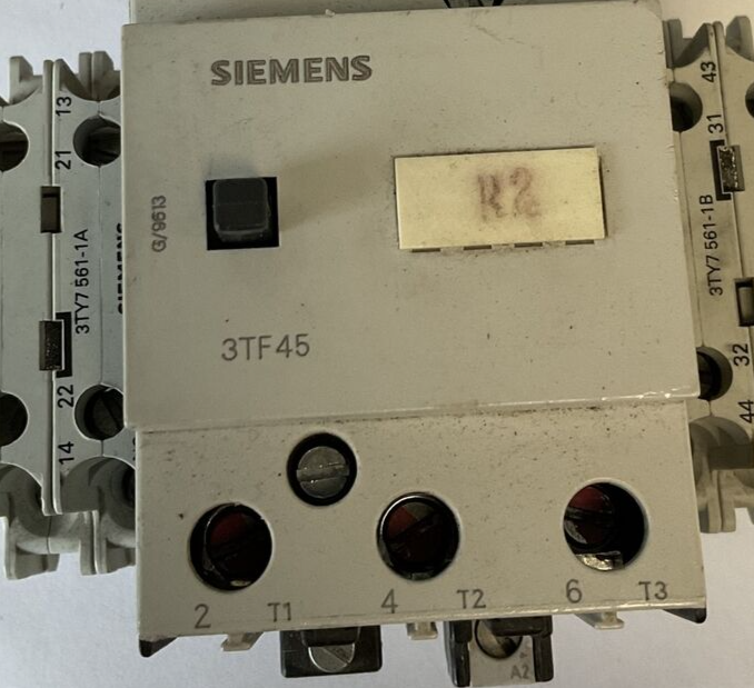 SIEMENS 3TF4522-0A CONTACTOR W/AUX 3TY7 561-1A/ 3TY7 561-1B 600V