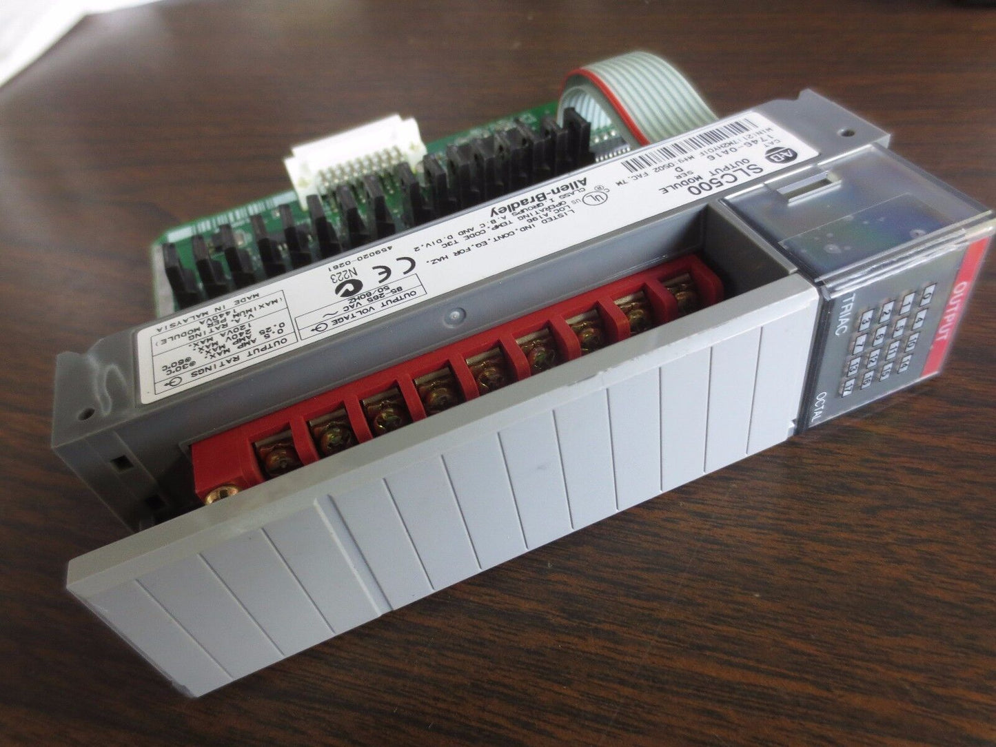 ALLEN-BRADLEY 1746-OA16 Ser. D - OUTPUT MODULE for SLC500 - "OCTAL"