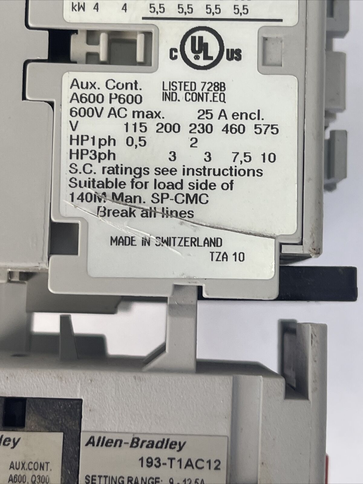 ALLEN BRADLEY REVERSING STARTER (104-C12DJ22 600VAC 32A 10HP + 193-T1AC12)
