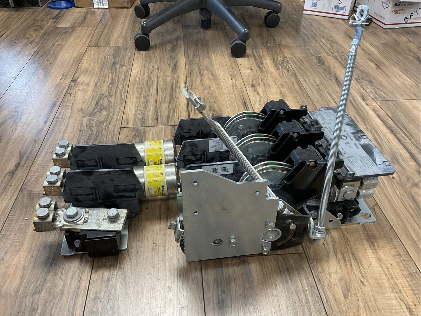 ALLEN BRADLEY 1494V-DS600 SER D DISCONNECT SWITCH 600A 600VAC 500HP 250VDC 50HP