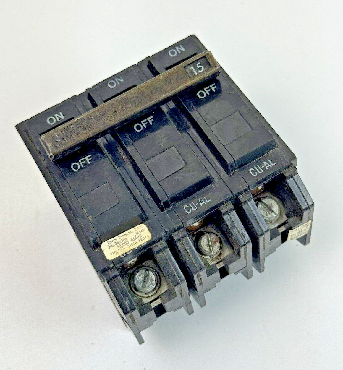 GE - THQL32015 - COMMON TRIP CIRCUIT BREAKER - 3 POLE, 15 A, 240 VAC