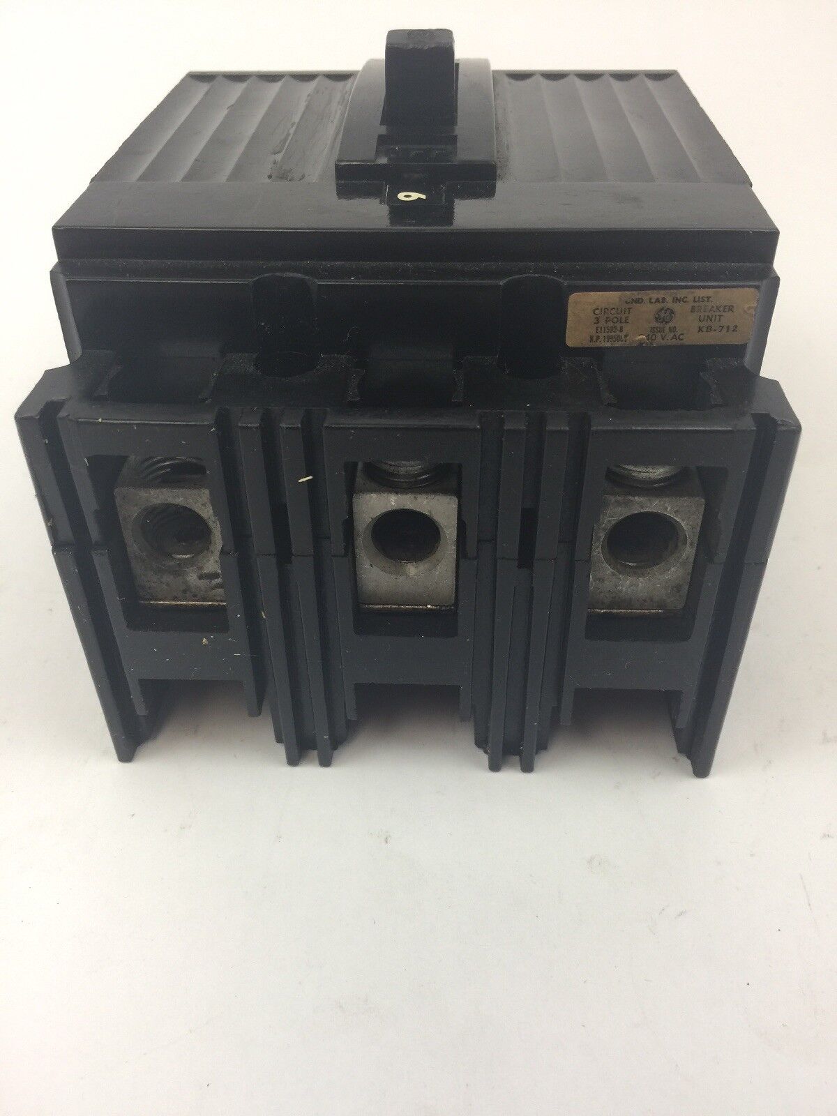 GE TE132030 CIRCUIT BREAKER 240 VAC 30 AMP 3 POLE