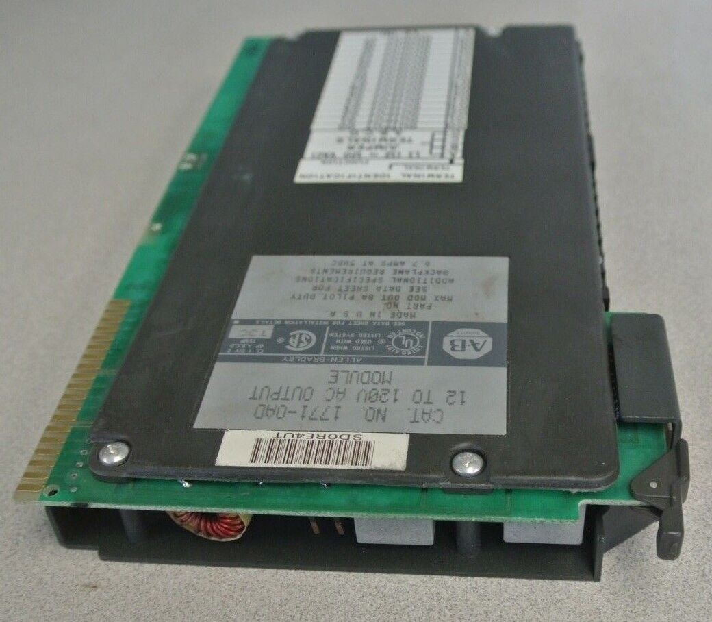 ALLEN-BRADLEY 1771-OAD OUTPUT MODULE / 12 to 120V AC