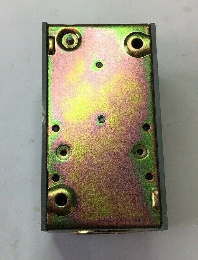 SQUARE D 9001 BG-210 ON-OFF PUSHBUTTON SER.A ***MISSING OFF COVER PLATE***