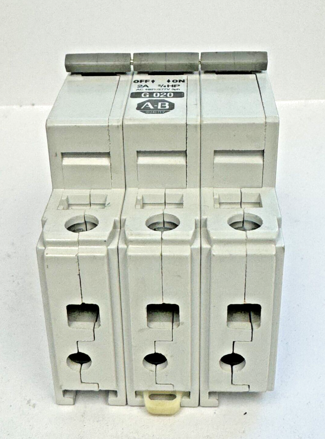 ALLEN-BRADLEY - 1492-CB3-G020 SER. C - MOTOR CONT. - 3P, 2 A, 277 V, 3/4 HP, 3PH
