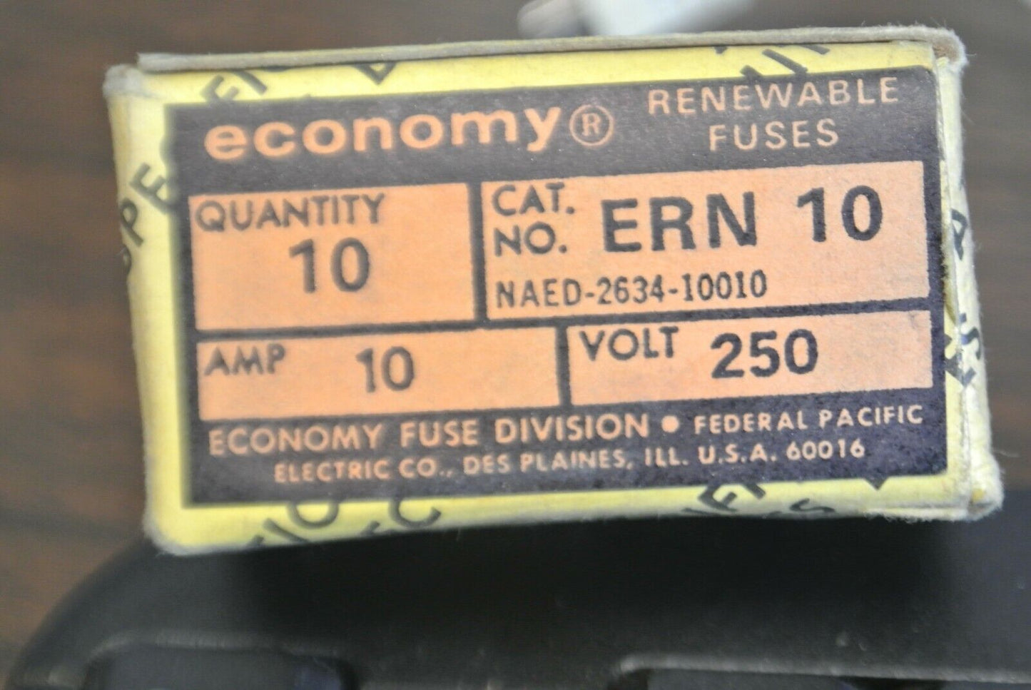 BOX of 10 / ECONOMY ERN10 RENEWABLE FUSE / 10A / 250V / NEW SURPLUS / ERN 10