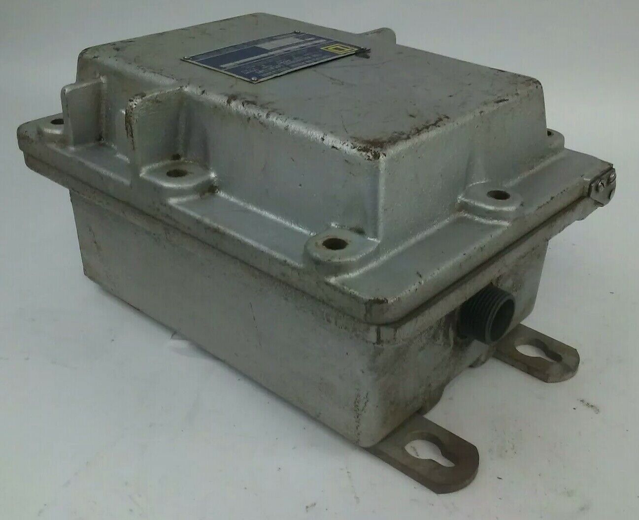 SQUARE D CLASS 8903 TYPE SMR4 8903-SMR4 EXPLOSION PROOF ENCLOSURE SER. A 10x7x7