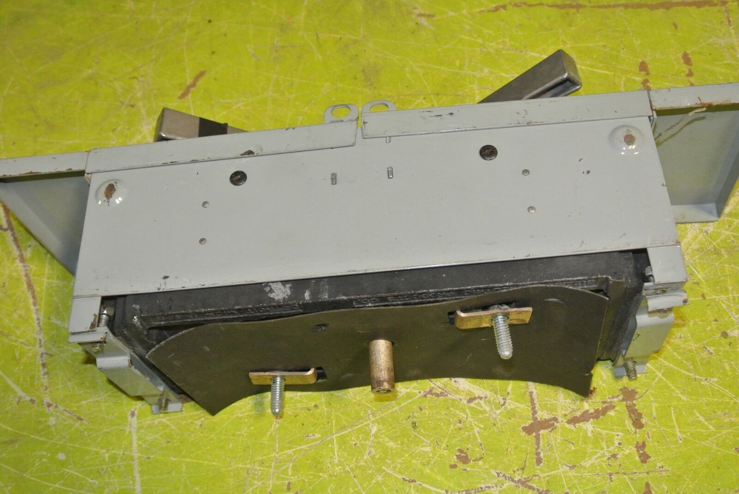 I-T-E V7B3222R - TWIN PANELBOARD VACU-BREAK SWITCH - 240V, 60A, 3-POLE