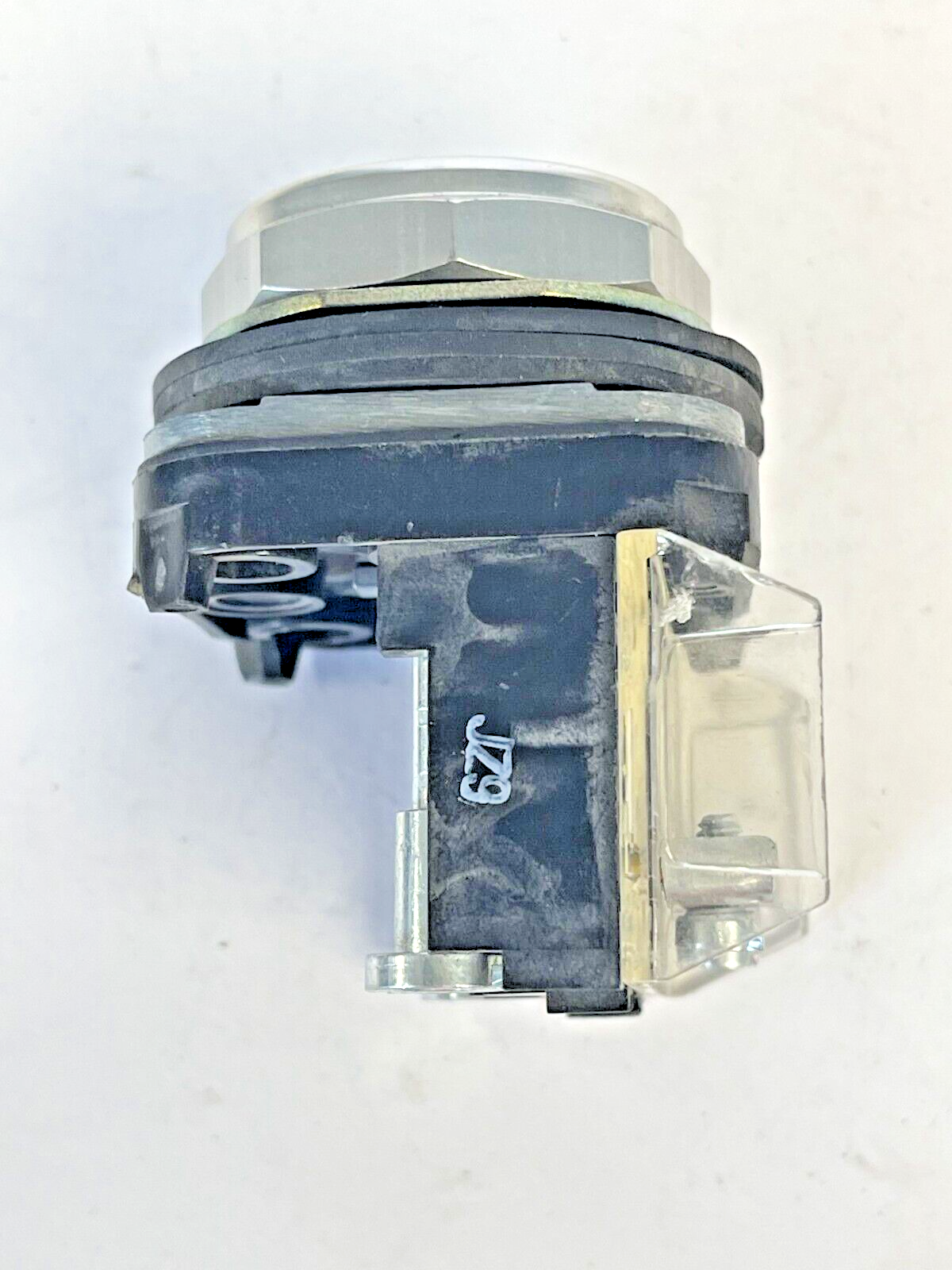 ALLEN BRADLEY - 800T-XD1 SER D - MOMENTARY PUSH BUTTON - GREEN