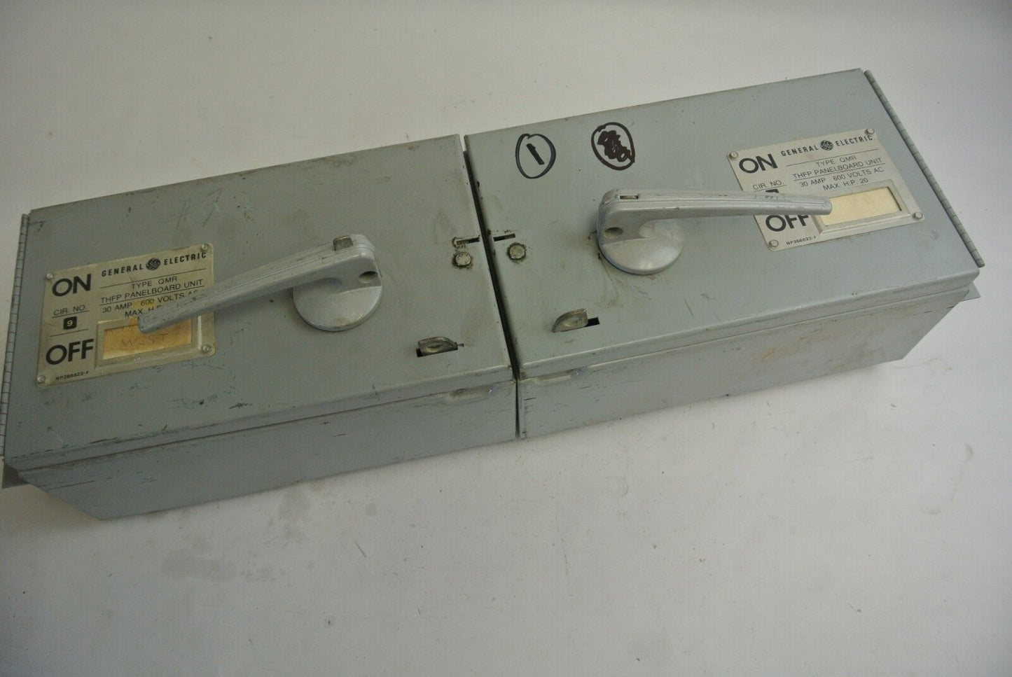 GE THFP361 TWIN FUSIBLE QMR-TYPE PANELBOARD SWITCH - 600V, 30A, 20HP MAX.