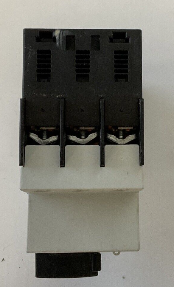 SIEMENS 3RV1021-0KA15 MOTOR STARTER 50/60HZ 600V 1.25-0.9A 6KV 16A