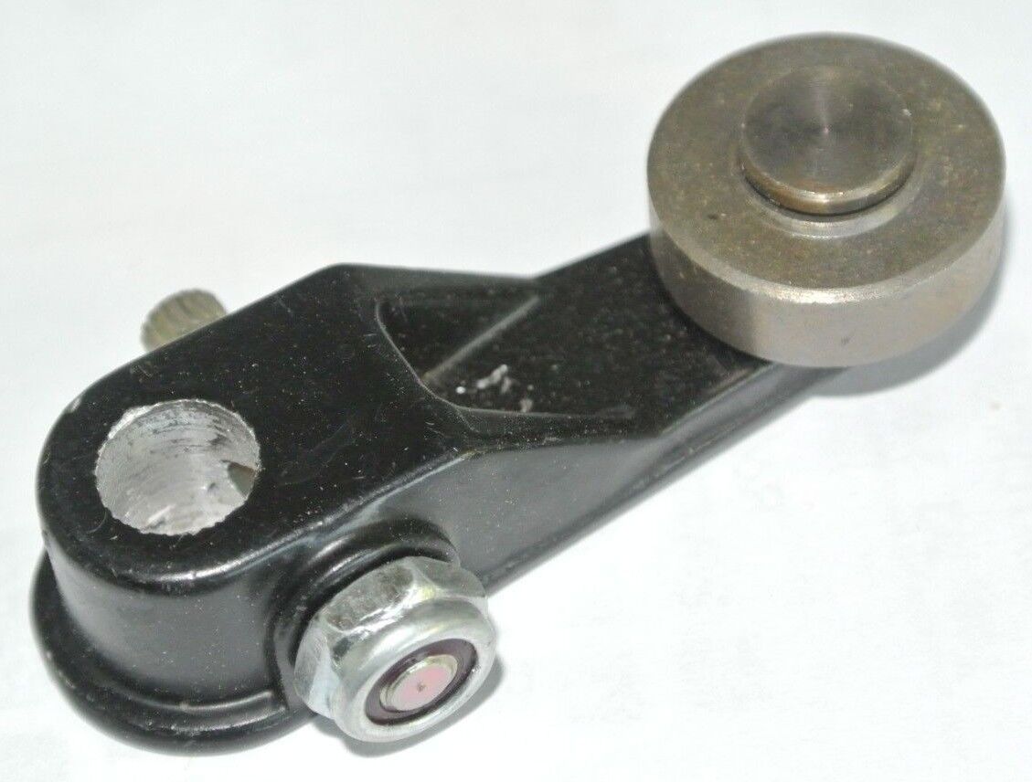 GE CR215GL11 - LIMIT SWITCH ROLLER LEVER 1.5" RADIUS - STEEL ROLLER NEW SURPLUS