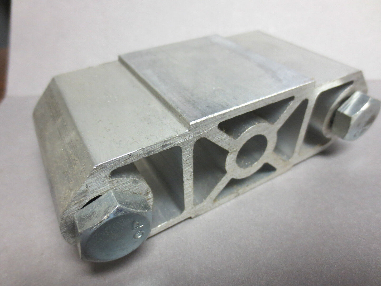 COOPER B-LINE CAS-SB SPLINE HANGER QWIK-BOLT - ALUMINUM - NEW SURPLUS