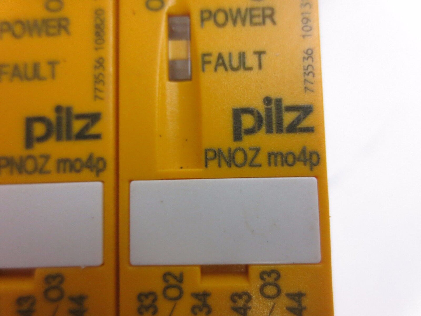 PILZ PNOZ mo4p 773536 SAFETY RELAY OUTPUT MODULE 240VAC, 6A / 24V, 6A LOT of 2