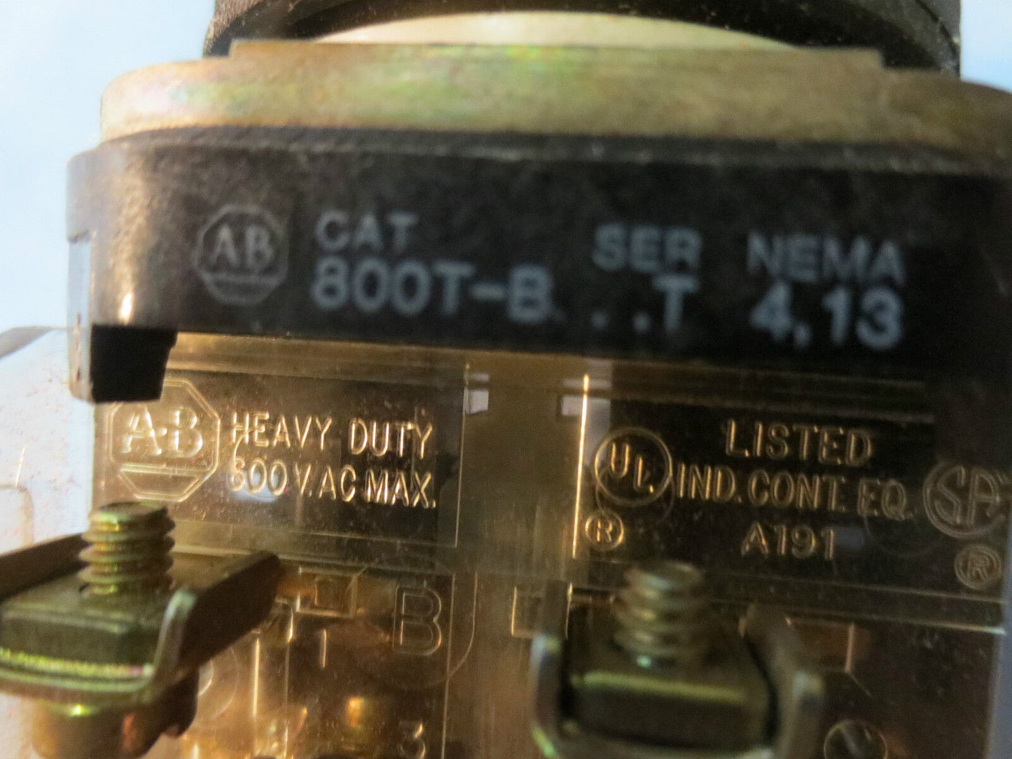 ALLEN-BRADLEY 800T-B, Ser. T- ORANGE