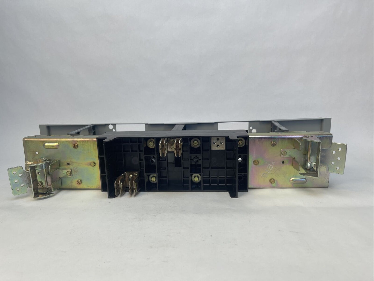 GE AMC4SE SPECTRA SERIES CIRCUIT BREAKER MODULE MODEL 1 300A 600V 4P FOR USE