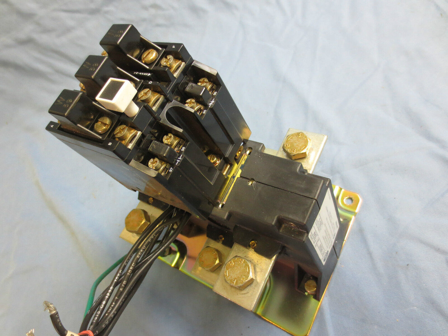 ALLEN-BRADLEY 592-TPD300 Ser. A OVERLOAD RELAY 304A w/ 592-JOV16 w/ W39 HEATERS