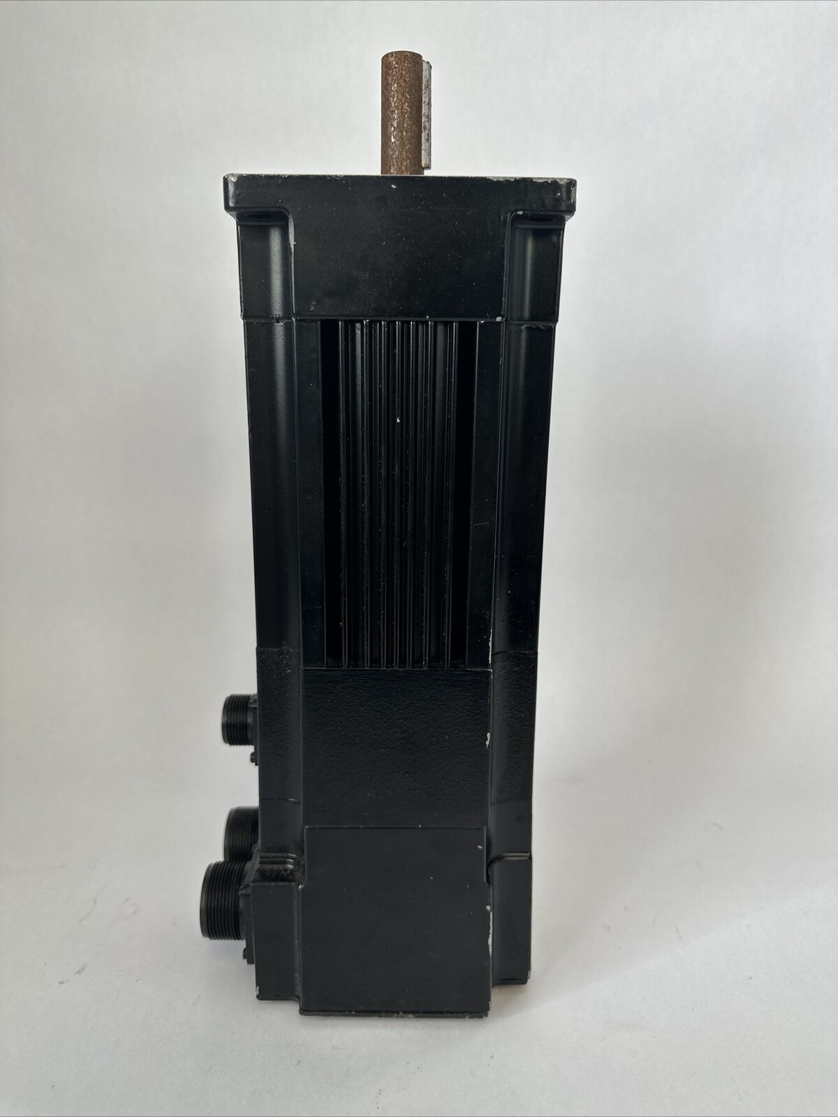GE FANUC MTR-3S45-G-R-B-E-S-A BRUSHLESS SERVO MOTOR 600VDC