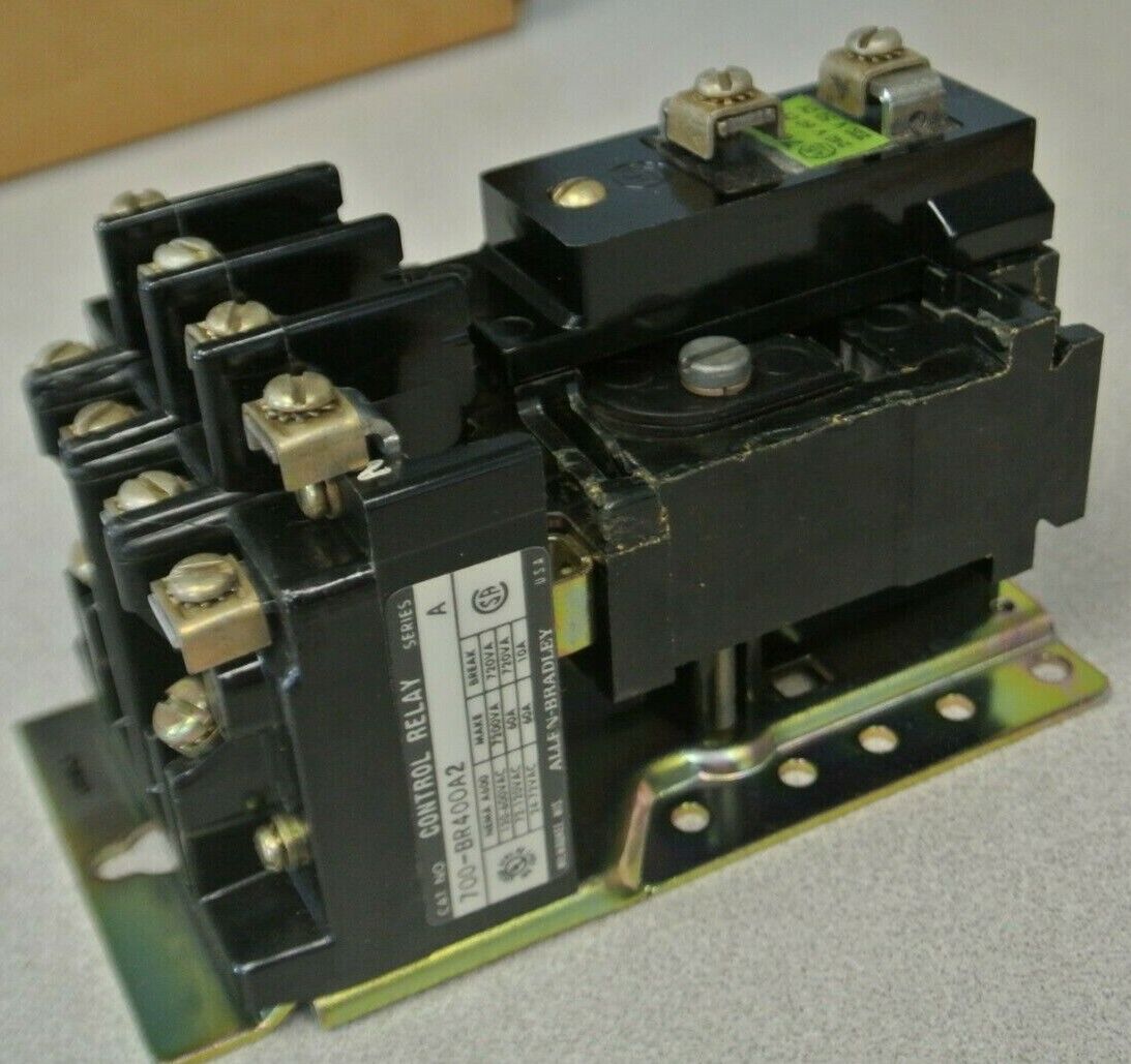 ALLEN-BRADLEY 700-BR400A2 TYPE BR AC RELAY / 240V, 60Hz / 4 N.O. / NEW SURPLUS
