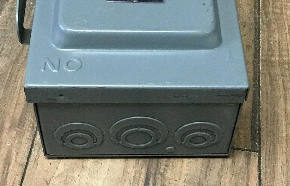 SQUARE D HU361 SAFETY SWITCH SER.E1 30A NON FUSIBLE 600VAC/VDC 600VAC/VDC 30HP