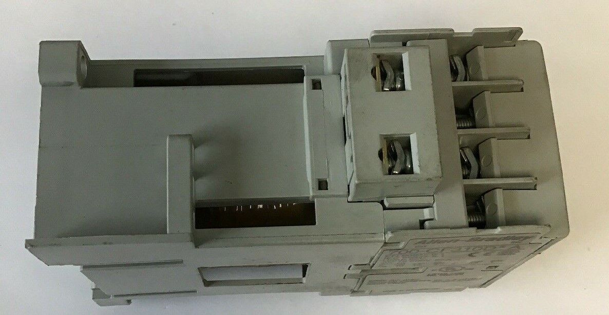 ALLEN BRADLEY 700-CF310D* SER.A 600VAC 25A 3PH CONTROL RELAY