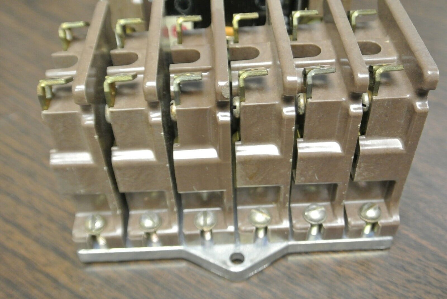 CLARK 5U8-76 / RELAY BUL. 7305 TYPE PM / 8 N.O. / 110-120V COIL / NEW SURPLUS