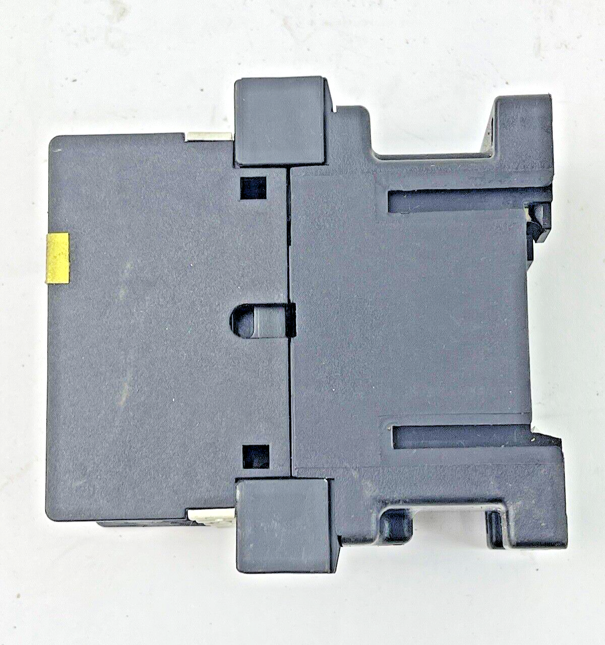 MOELLER - DIL00M - CONTACTOR W/ 240 V 60Hz COIL - DIL 00M