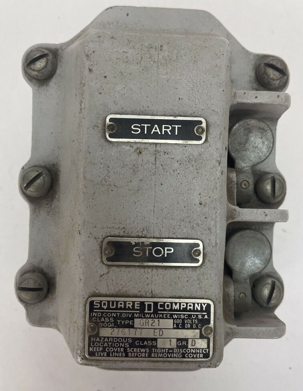 SQUARE D CLASS 9001 TYPE GR21 PUSHBUTTON START STOP STATION 600V
