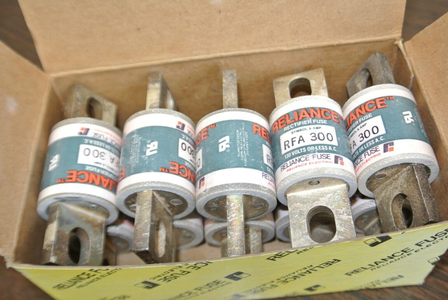 BOX of 10 / RELIANCE RFA300 RECTIFIER FUSE / 300A / 130V / NEW SURPLUS
