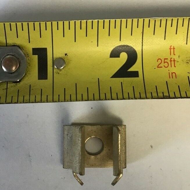 UNBRANDED FUSE CLIP/HOLDER ****LOTOF15***