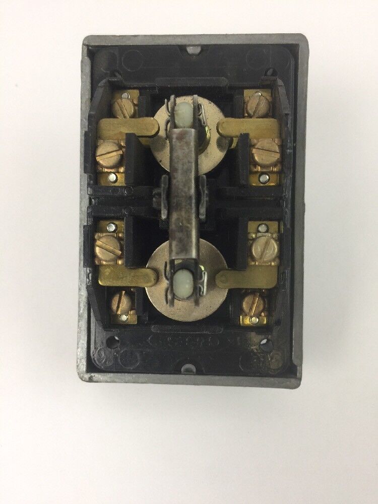 REES 1968-032 CONTROL UNIT START STOP MUSHROOM PUSH BUTTON
