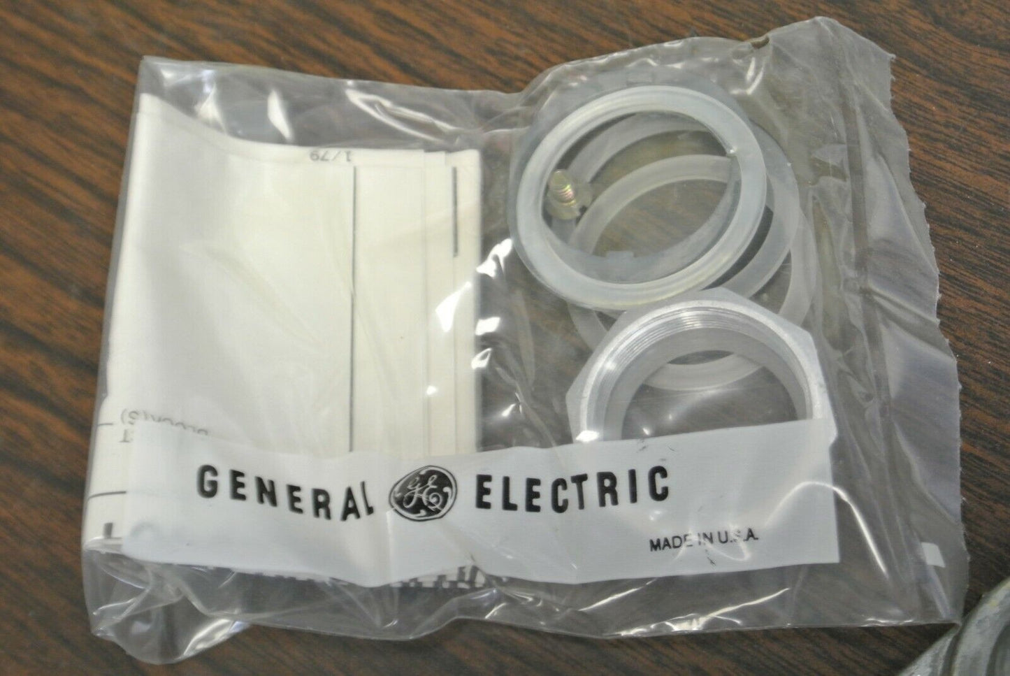 G.E. CR2940YB200A H.D. OILTIGHT SELECTOR SWITCH 2-POS. OPERATOR / NEW SURPLUS