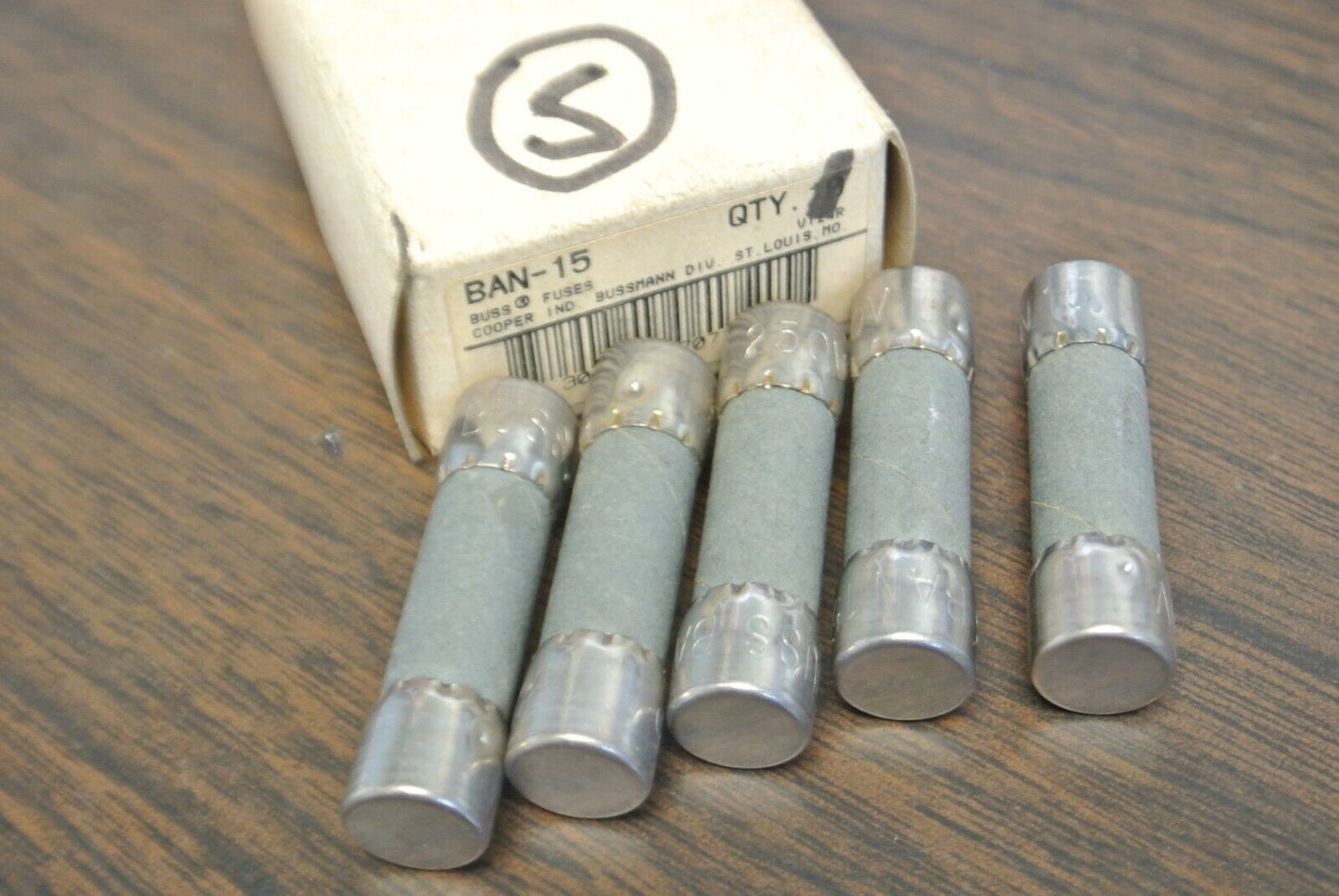 BOX of 5 / BUSS BAN-15 MIDGET FUSE / 15A / 250V / NEW SURPLUS / BAN15
