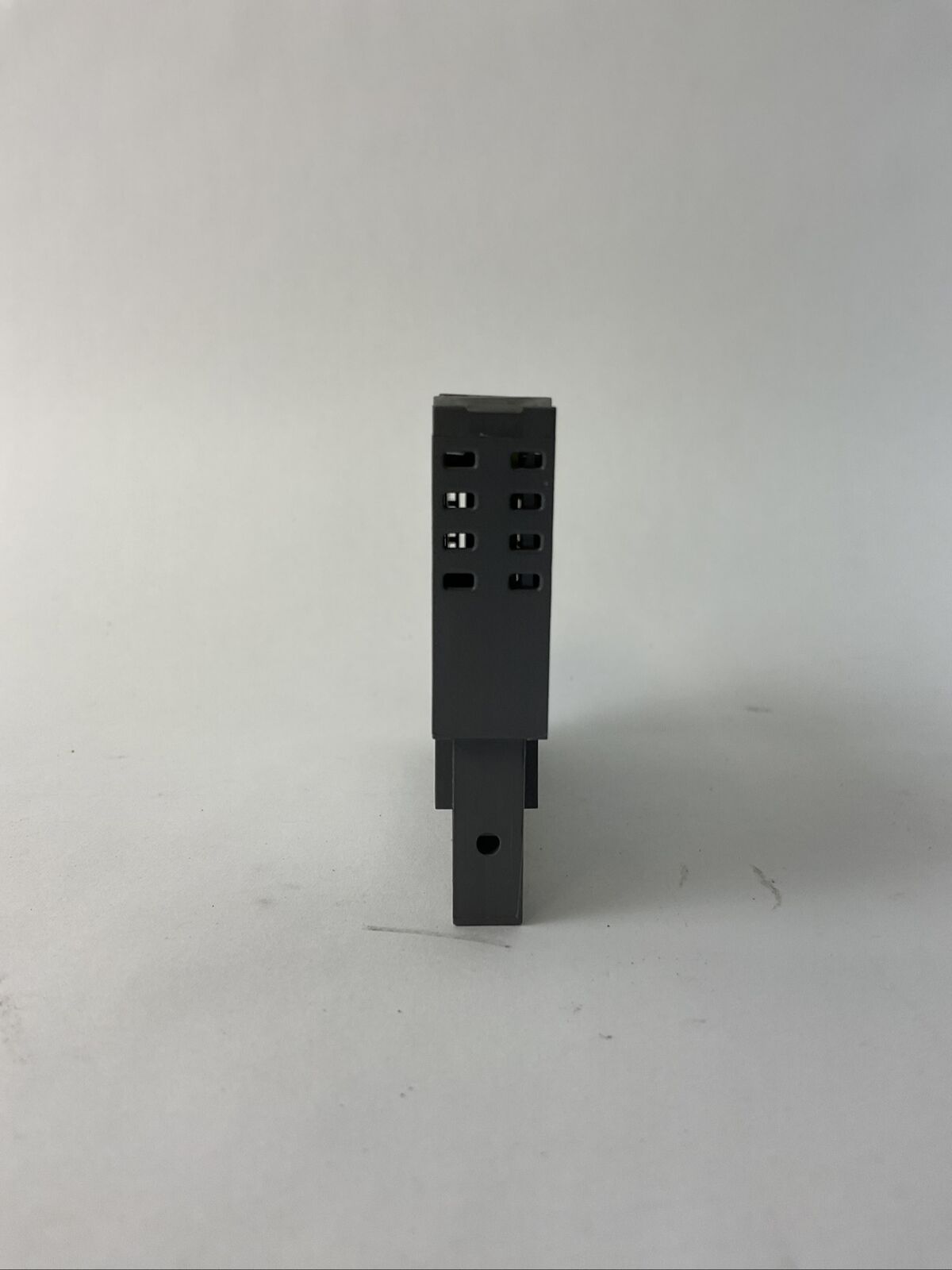 ALLEN BRADLEY 1734-OB8 SER C FW 3.022 OUTPUT MODULE