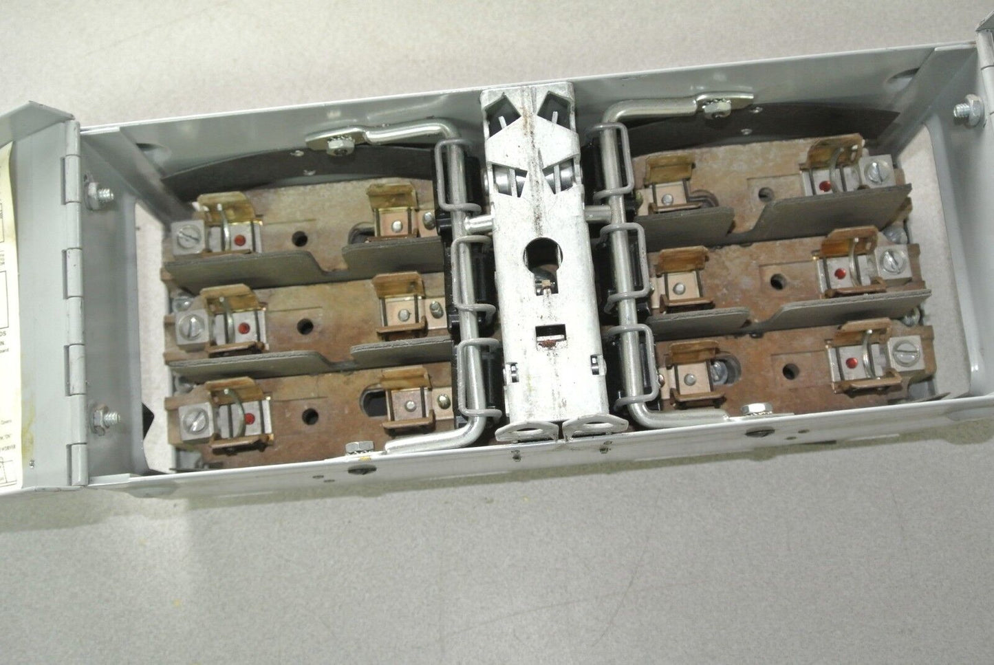 SIEMENS / I-T-E V7B3222R - TWIN PANELBOARD VACU-BREAK SWITCH - 240V, 60A, 3-POLE