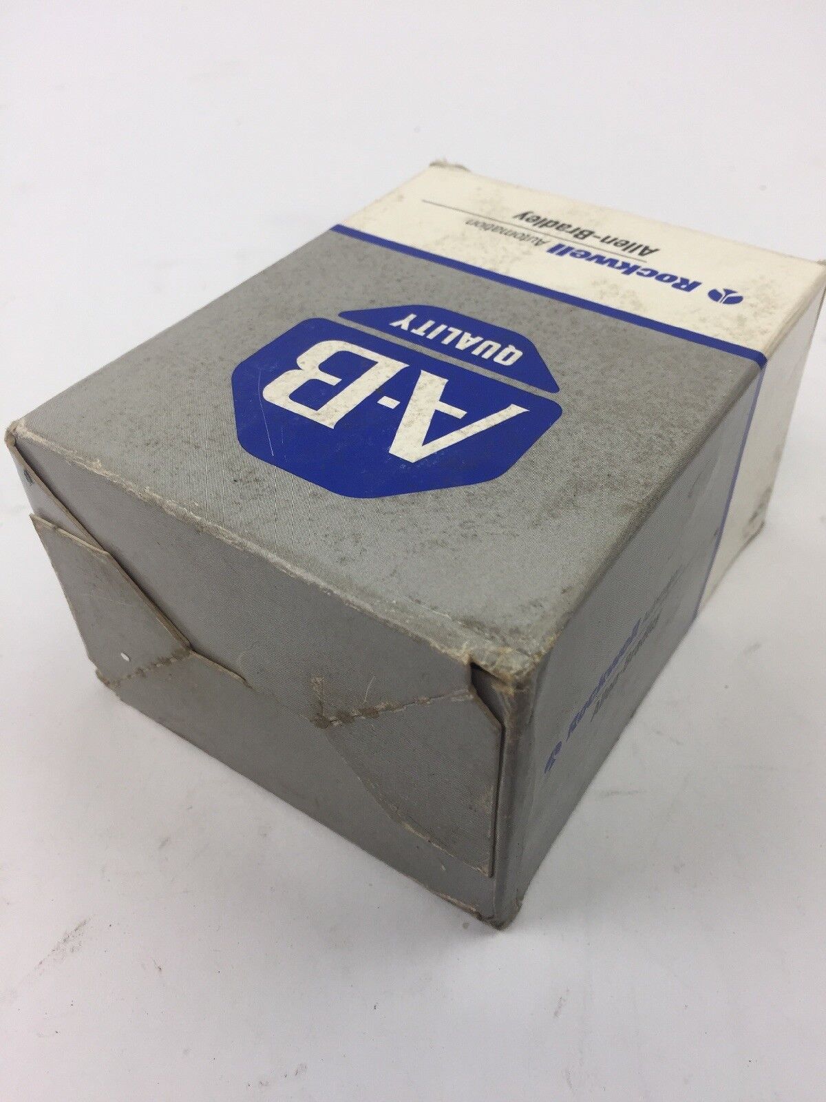 ALLEN BRADLEY 700-PK400A24 CONTROL RELAY TYPE PK 24V 60HZ SERIES B