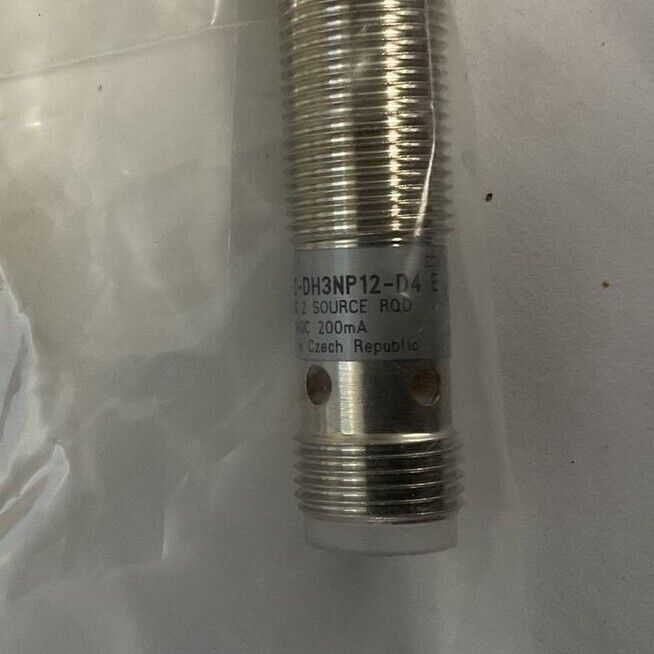 ALLEN BRADLEY 872C-DH3NP12-D4 INDUCTIVE PROXIMITY SENSOR 30VDC SER.E
