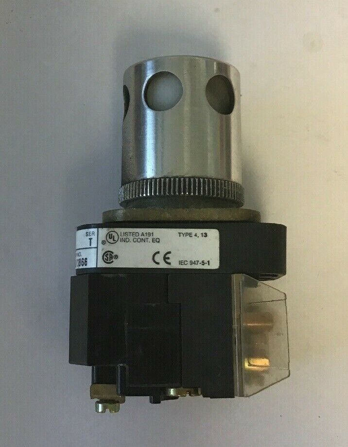 ALLEN BRADLEY 800T-P16 SER.T WHITE PUSH BUTTON 120V 50/60HZ, 755/1866 LAMP